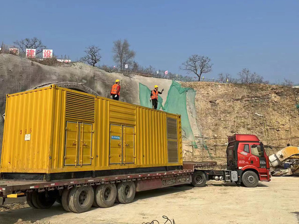 民乐发电机租赁如何根据测试结果判断机油泵的工作状态是否正常？